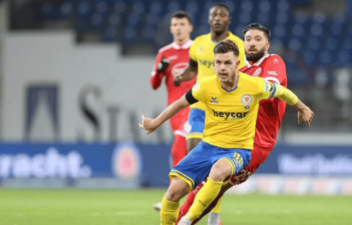 网站入口-欧超杯今晨走向成谜，阿斯顿维拉造点机会，管理层满意，轮换策略成焦点的简单介绍